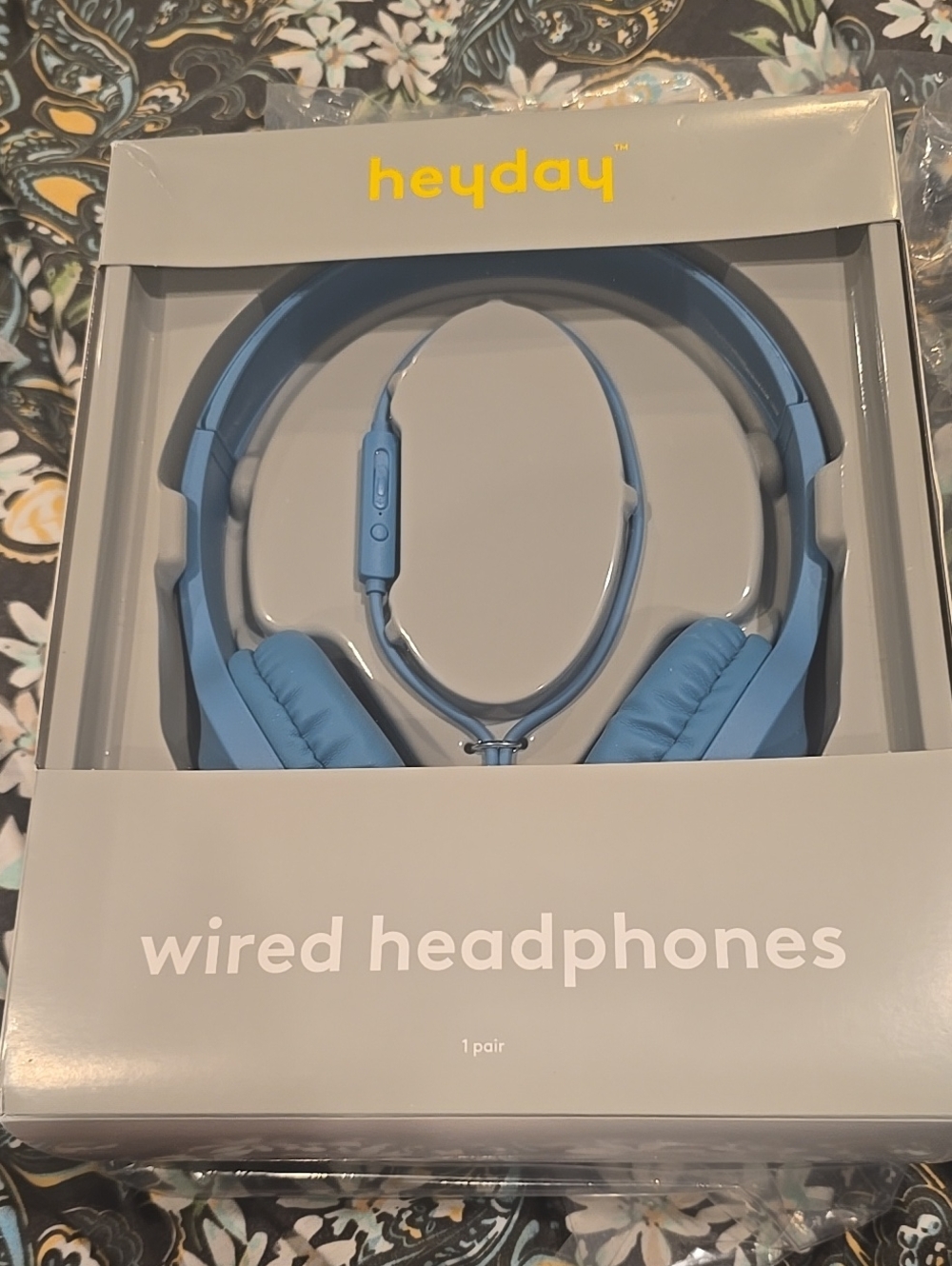 ❤️10/$40 New Heyday Wired Over-Ear Headphones — Light Blue